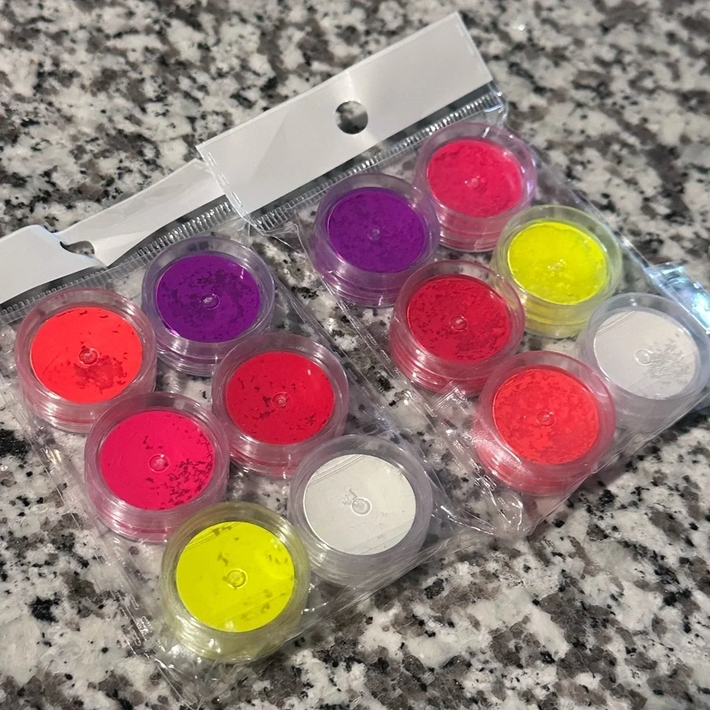 Glow-in-the-Dark Neon Nail‎ Art dip powder